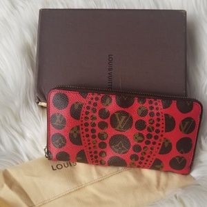 Louis vuitton Yayoi  Kusama Zippy wallet